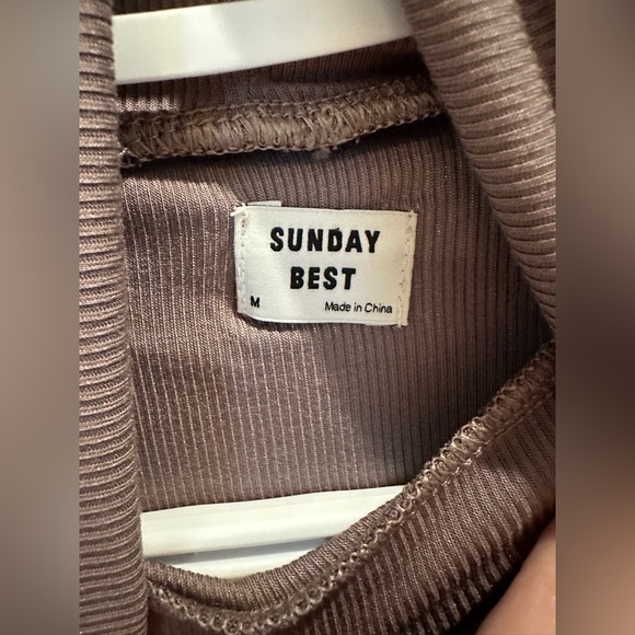 🌺 SOLD 🌺 Wilfred - Sunday Best Freshman ribbed turtleneck long sleeve - M - Picture 3 of 5